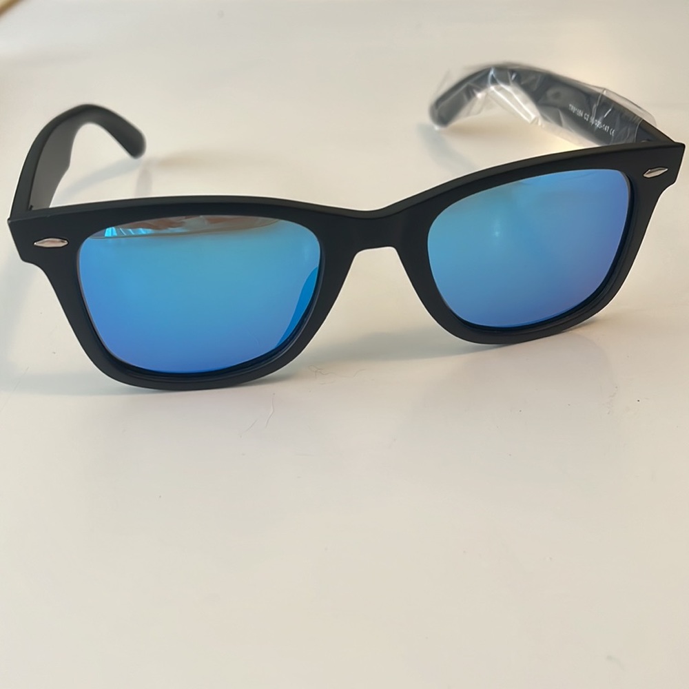 NWOT - Meetsun Polarized Sunglasses Classic Retro w/UV protection - Unisex